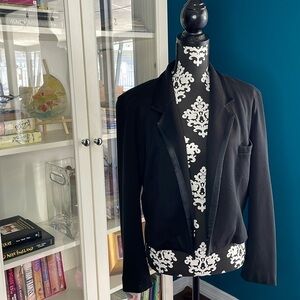 Cropped Black Jacket Size 6​​